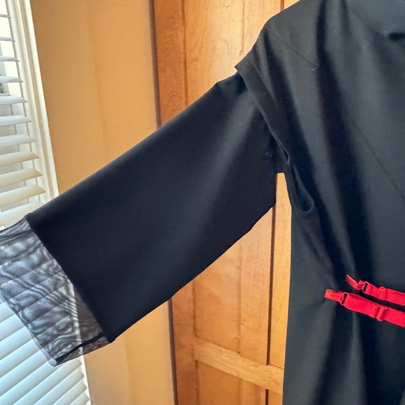 ArtPoint Black Dress, Medium with red clips and detachable sleeves - Picture 4 of 5